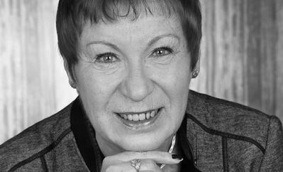 Elfriede Thompson (* 9. November 1950; † 9. Januar 2015)