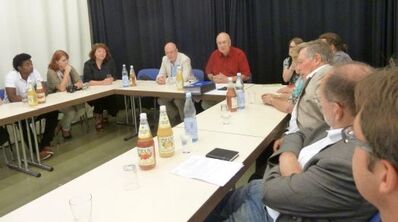 Dr. Wolfgang Ressmann (Mitte), Eleonore Hefner (links), Helmut Beck (rechts)